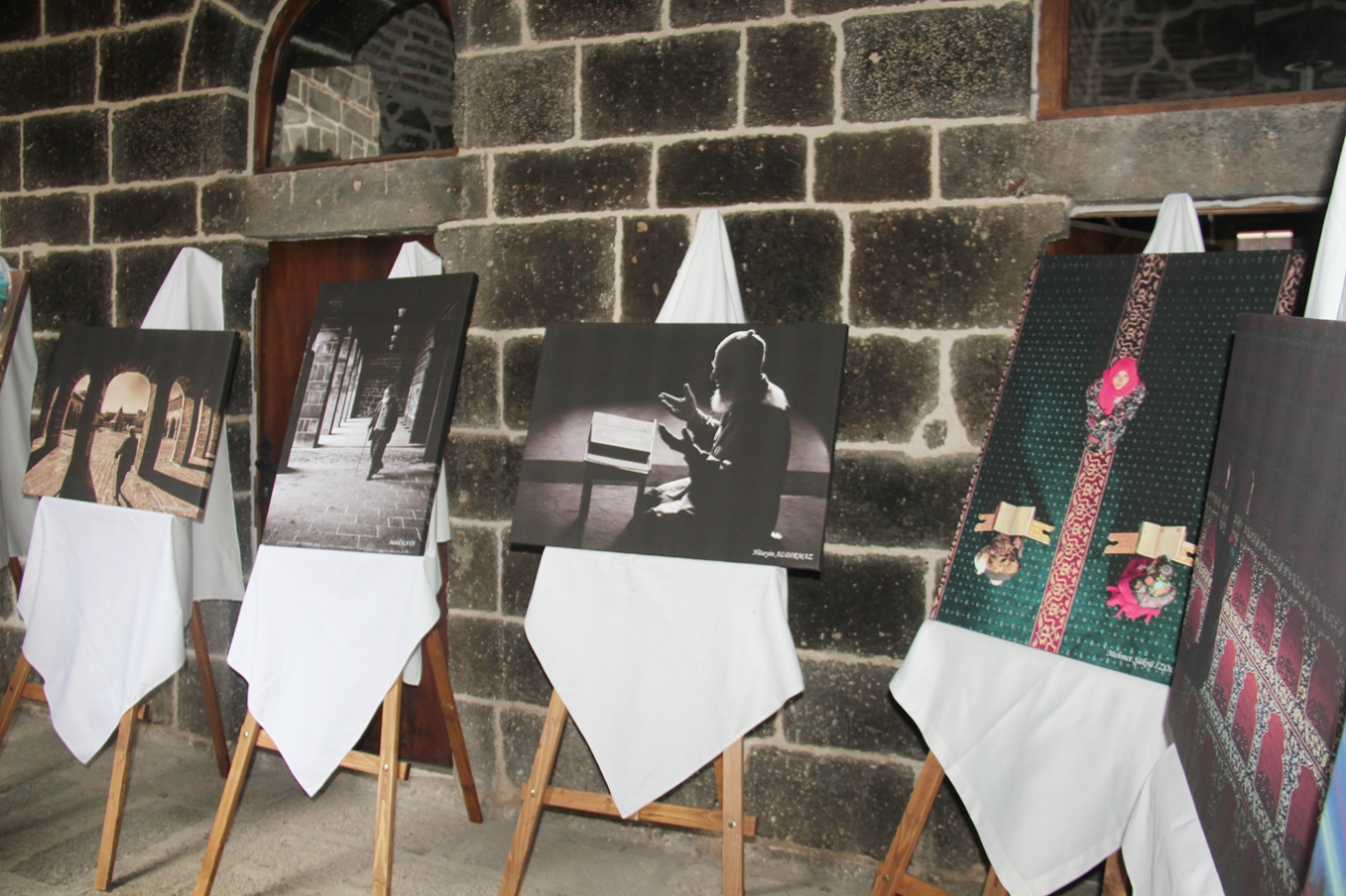 Diyarbakır’da ‘İnanç’ konulu fotoğraf sergisi açıldı